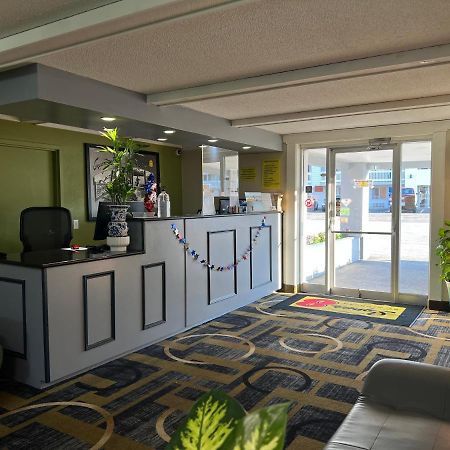 Hotel Super 8 By Wyndham Bangor Exterior foto